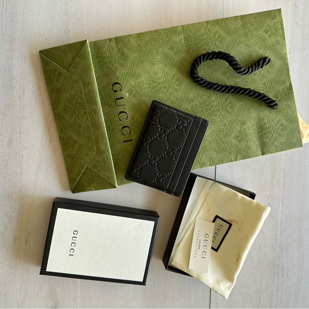 Black Gucci Leather Monogram Cardholder - Picture 2 of 10